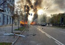 Escalation: Kiev e altre città sotto attacco russo in apparente rappresaglia per l’esplosione del ponte di Kerch – Di Georgi Gotev