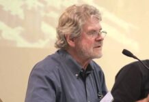 “L’arma dei migranti è utilizzata dalla sinistra neoliberista del World Economic Forum e della Commissione Europea per debilitare e punire i governi che si discostano dall’agenda globalista”